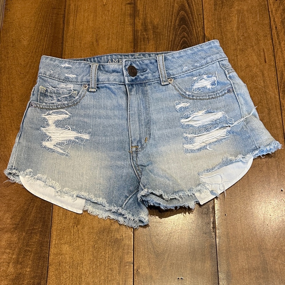 American Eagle Outfitters Light Blue Distressed Jean Shorts “Size 00”